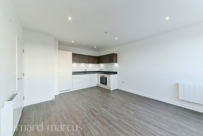 1 Bedroom Flat To Rent In High Road, London, N20