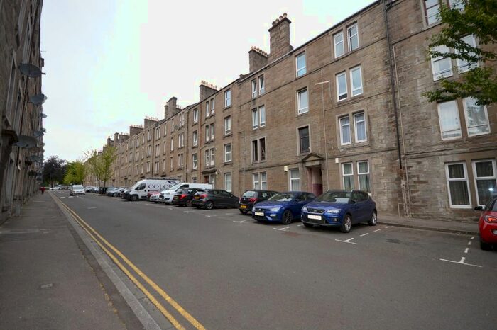 1 Bedroom Flat To Rent In Baldovan Terrace, Stobswell, Dundee, DD4
