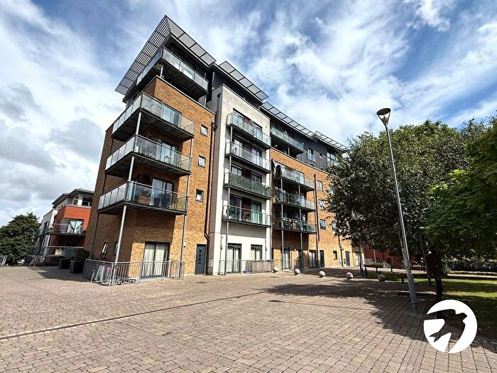 2 Bedroom Flat For Sale In Hither Green Lane, London, SE13