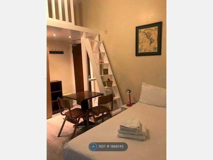 Studio To Rent In Green Lanes, London, N8