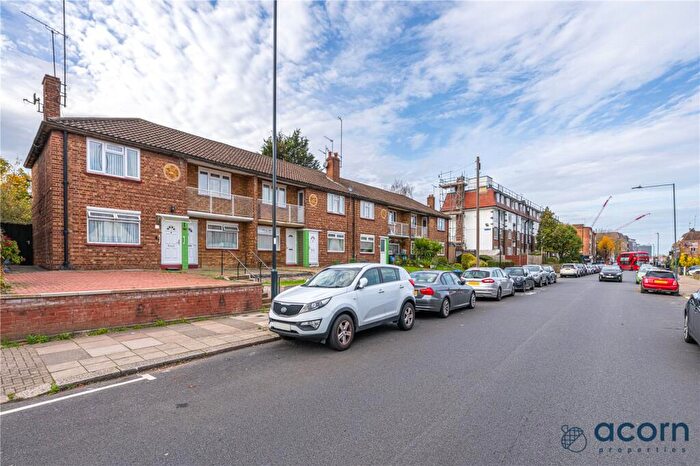 2 Bedroom Maisonette To Rent In Coles Green Road, London, NW2