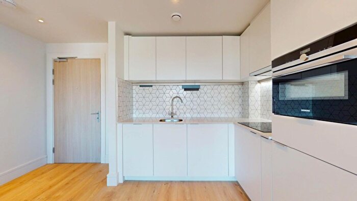 1 Bedroom Flat To Rent In Beverley Way, London, SW20