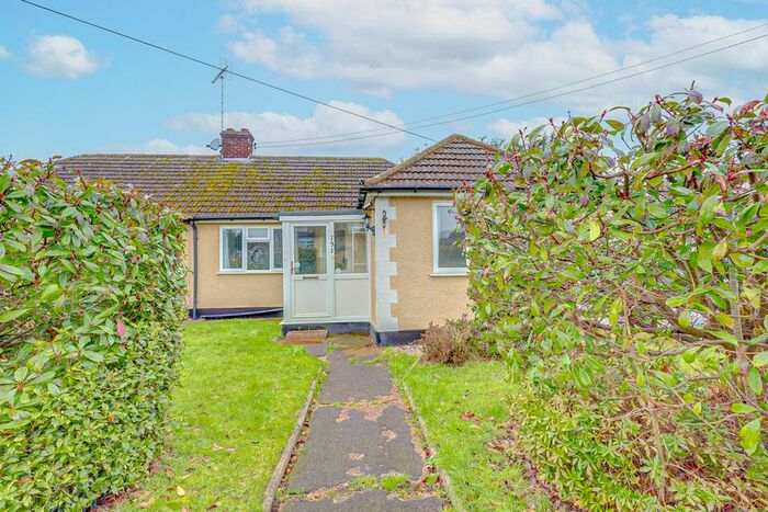 2 Bedroom Semi-Detached Bungalow To Rent In Louis Drive West, Rayleigh, SS6