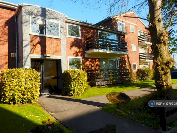 2 Bedroom Flat To Rent In Beulah Hill, London, SE19