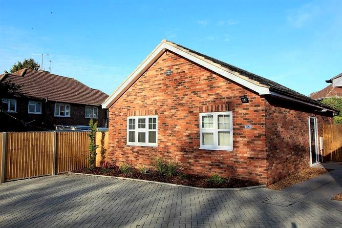 2 Bedroom Detached Bungalow To Rent In Leer Court, Reading RG2