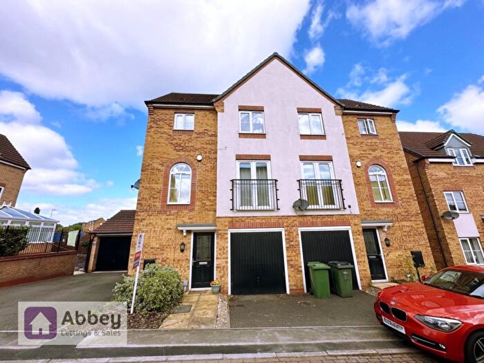 3 Bedroom Semi-Detached House To Rent In Wellingar Close, Braunstone, Leicester, LE3