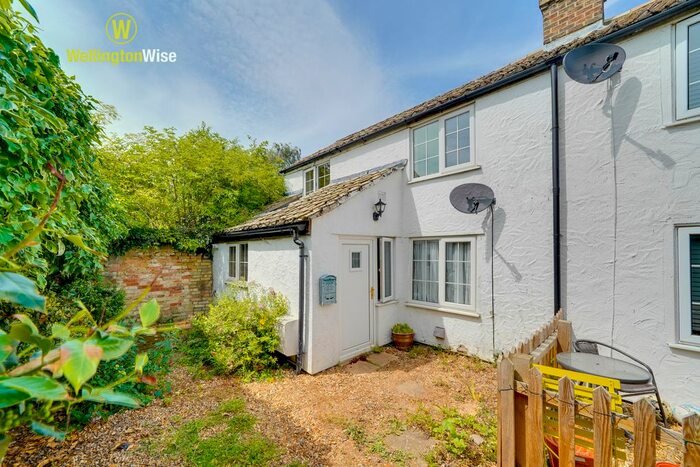 2 Bedroom End Of Terrace House For Sale In Ravens Yard, Willingham, Cambridge, CB24