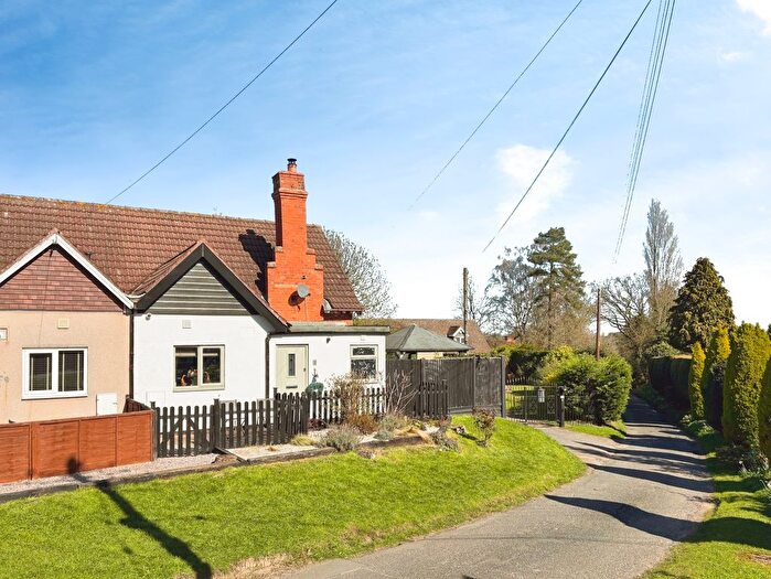 3 Bedroom Semi-Detached House For Sale In School Lane, Thorpe On The Hill, LN6