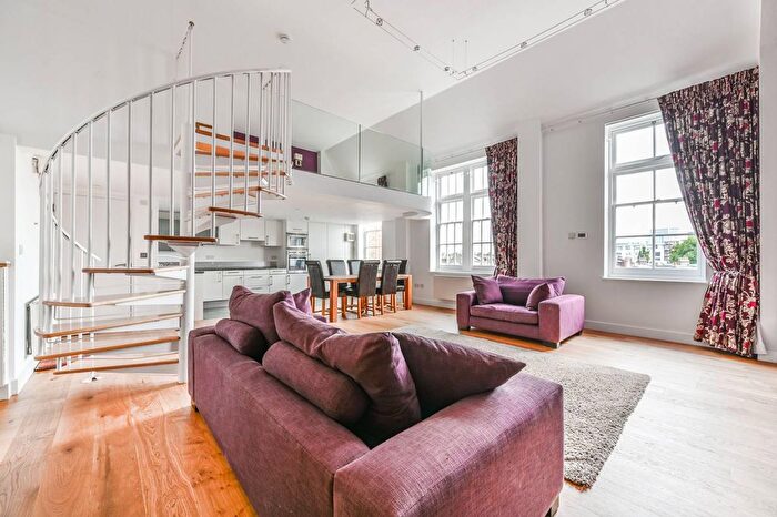 1 Bedroom Flat To Rent In Victorian Heights, Thackeray Road, Diamond Conservation Area, London, SW8