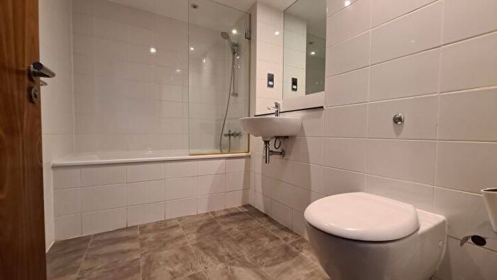2 Bedroom Apartment To Rent In Custom House Place Liverpool, L1