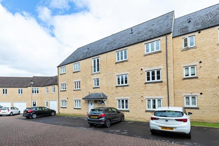 2 Bedroom Apartment To Rent In Meadow Lane, Witney, OX28