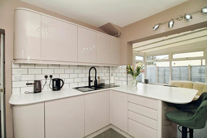 4 Bedroom Detached House For Sale In Nayland Road, Mile End, Colchester, CO4