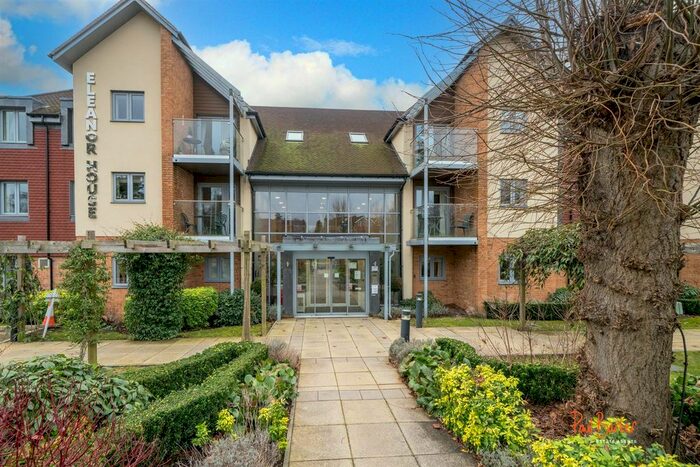2 Bedroom Flat For Sale In London Road, St. Albans, AL1
