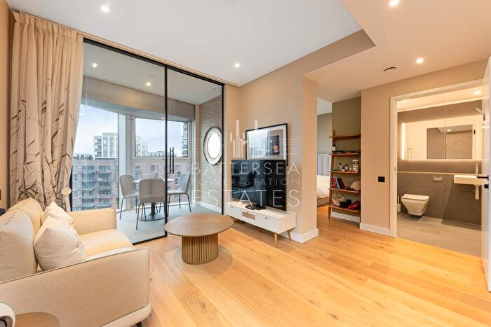 Apartment To Rent In L-, Electric Boulevard, Battersea, SW11