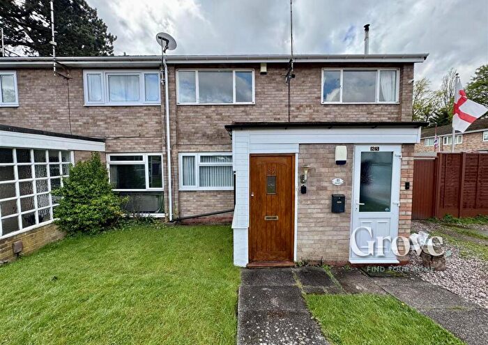 2 Bedroom Maisonette To Rent In Lomaine Drive, Kings Norton, Birmingham, B30