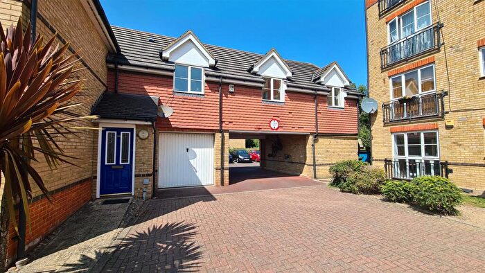 2 Bedroom Flat To Rent In Joseph Hardcastle Close, New Cross, SE14