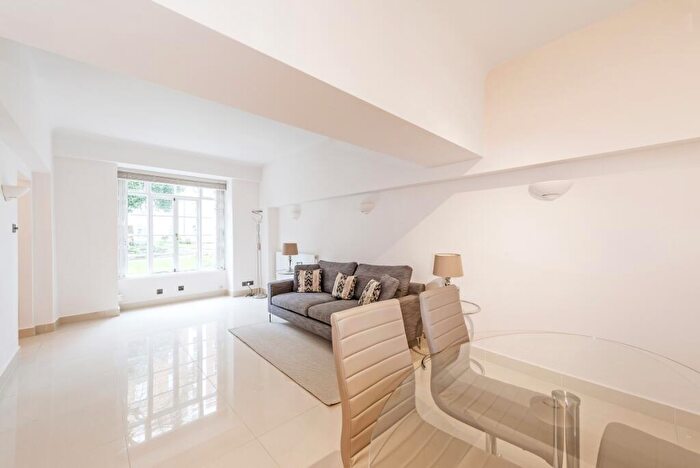 1 Bedroom Flat To Rent In Grove End Road, St John's Wood, London, NW8