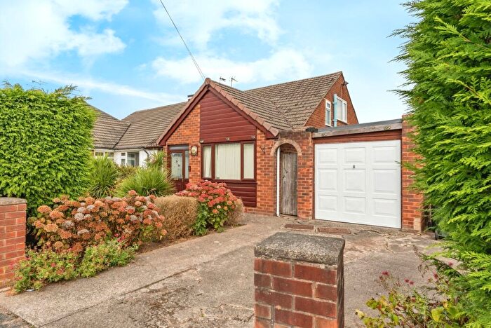 3 Bedroom Bungalow For Sale In Grasmere Road, Ellesmere Port, Cheshire, CH65