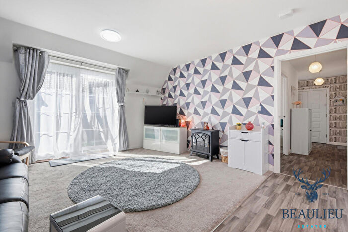 2 Bedroom Apartment For Sale In Augusta, Stanford-le-Hope, SS17