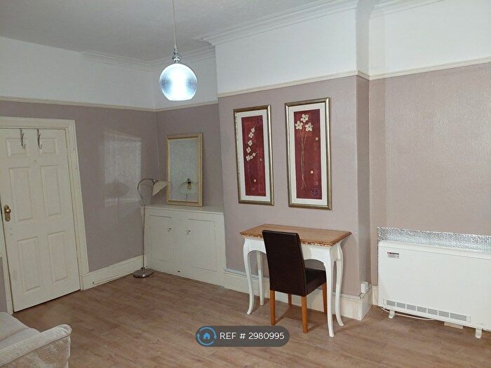 1 Bedroom Flat To Rent In Woodchurch Lane, Birkenhead, CH42