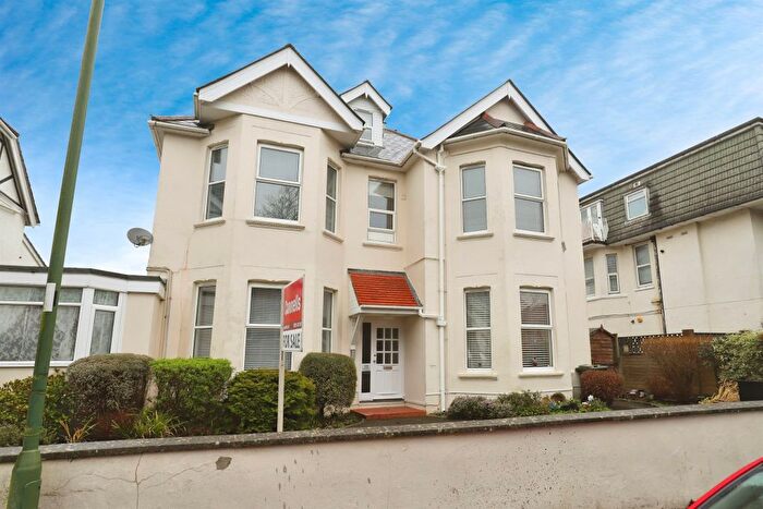 2 Bedroom Flat For Sale In Argyll Road, Bournemouth, BH5