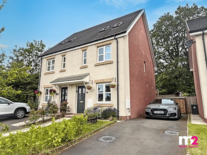 3 Bedroom Semi-Detached House For Sale In Bowcott Avenue, Llantilio Pertholey, Abergavenny, NP7