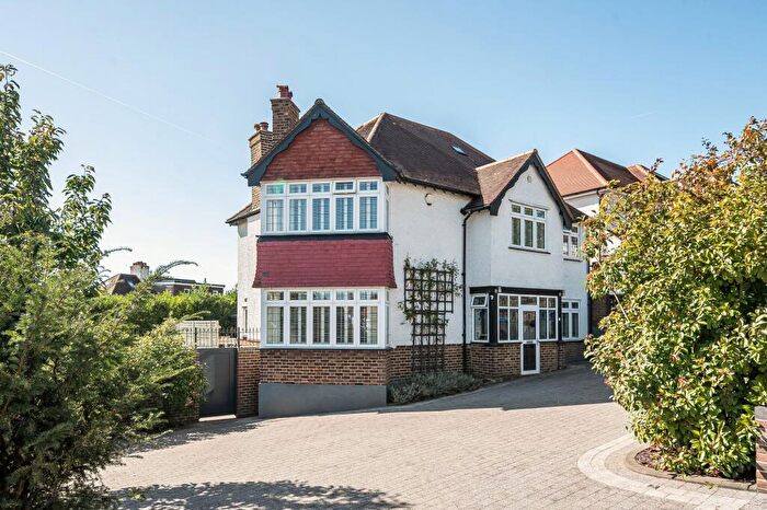 4 Bedroom Detached House For Sale In Woodmansterne Road, Coulsdon, CR5