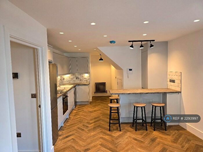 2 Bedroom Flat To Rent In Station Lane, Hornchurch, RM12