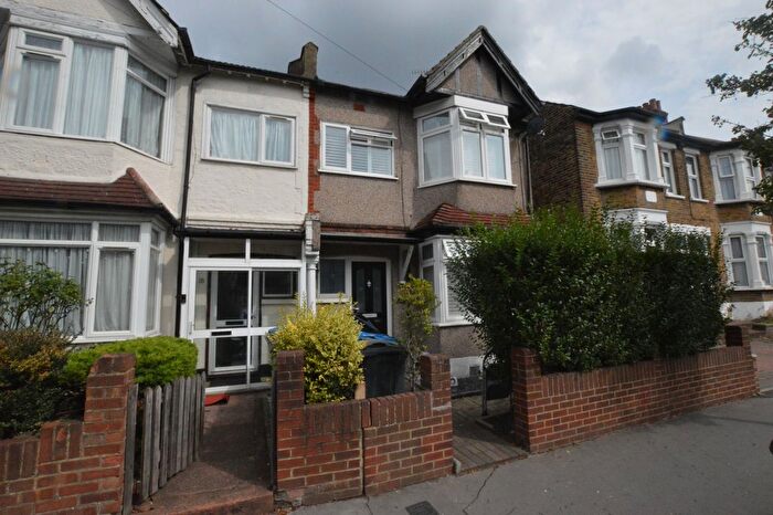 4 Bedroom End Of Terrace House To Rent In Blackhorse Lane, Croydon, CR0