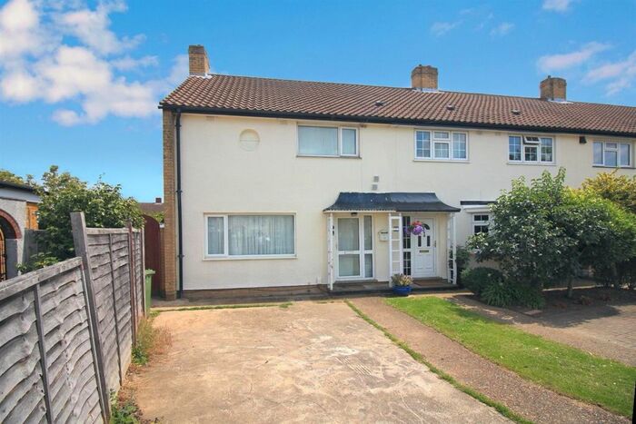 4 Bedroom End Of Terrace House To Rent In Elsinore Avenue, Stanwell, TW19