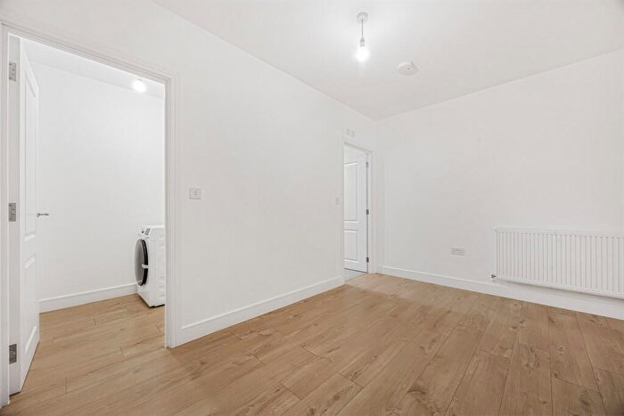 1 Bedroom Apartment For Sale In Gosbrook Road, Caversham, Reading, RG4