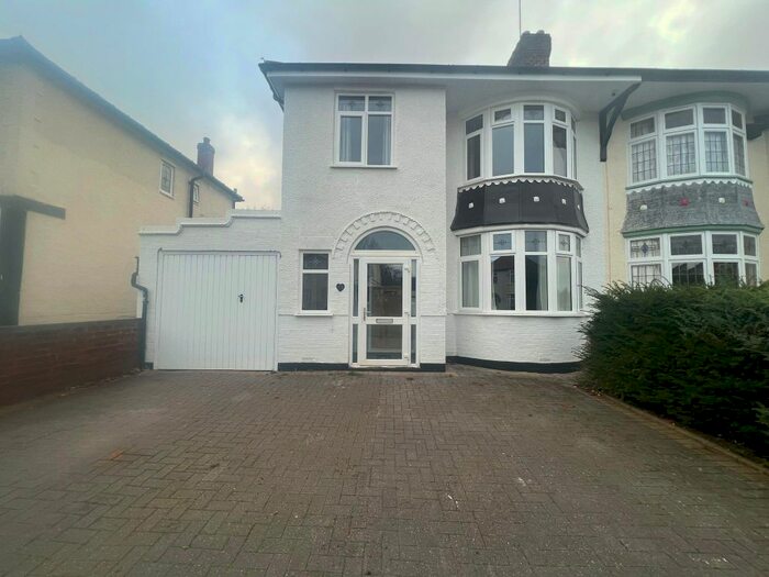 4 Bedroom Property To Rent In Pennhouse Avenue, Penn, Wolverhampton, WV4