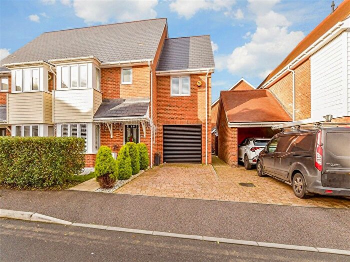 4 Bedroom Detached House For Sale In Maccowan Avenue, Snodland, Kent, ME6
