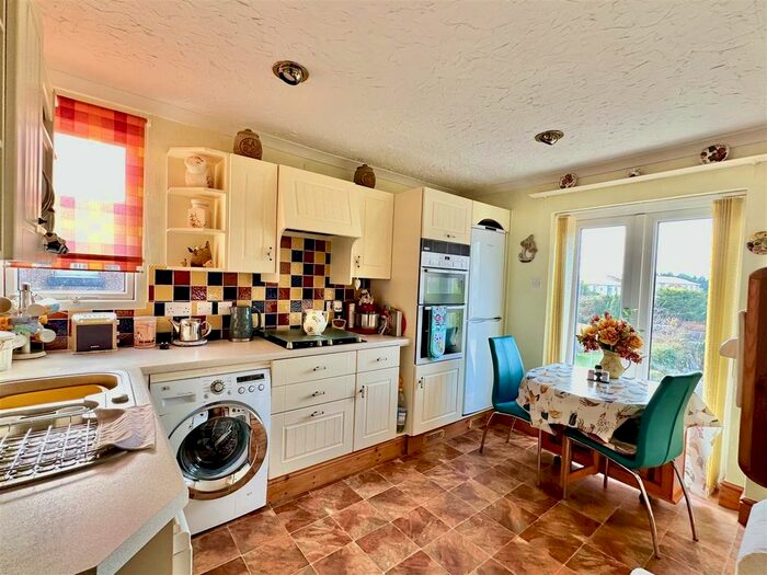 2 Bedroom Flat For Sale In Church Road, Plymstock, Plymouth, PL9