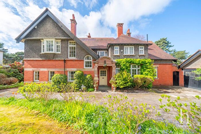 5 Bedroom Detached House For Sale In Pine Walks, Prenton, CH42