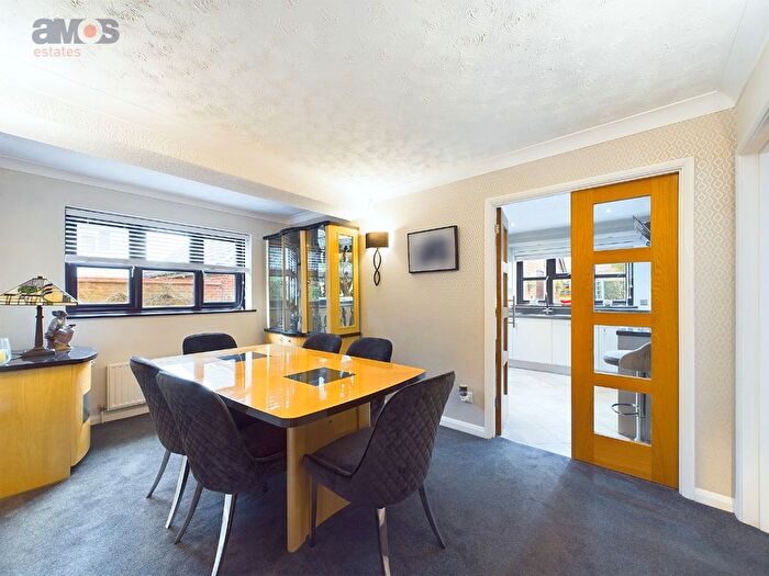 4 Bedroom Detached House For Sale In Green Lane, Eastwood, Leigh-On-Sea Essex, SS9