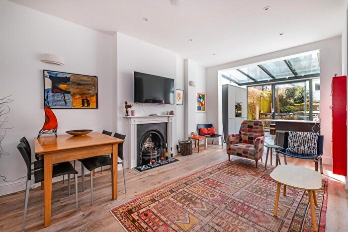2 Bedroom Flat To Rent In Curzon Road London, N10