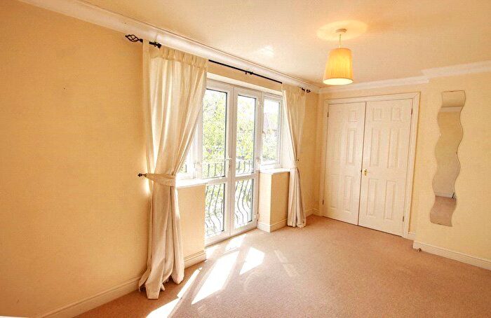 1 Bedroom Flat To Rent In Dudrich Mews, Enfield, Middlesex, EN2