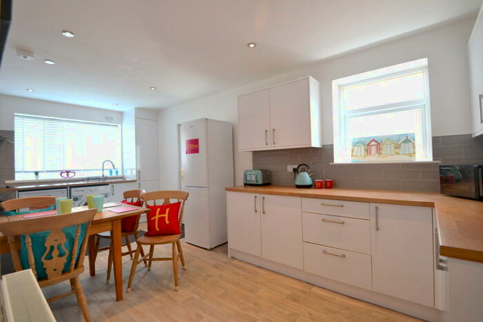 4 Bedroom Semi-Detached House To Rent In Letcombe Road, Clifton, Nottingham, NG11