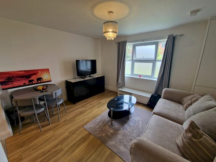 1 Bedroom Flat To Rent In South Road, Luton, LU1