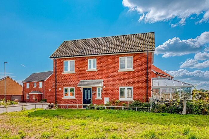 3 Bedroom Detached House For Sale In Rising Way, Martham, NR29