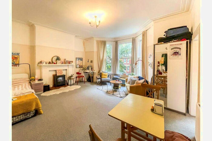 Apartment To Rent In Sydenham Avenue, ***Available With Zero Deposit***, L17