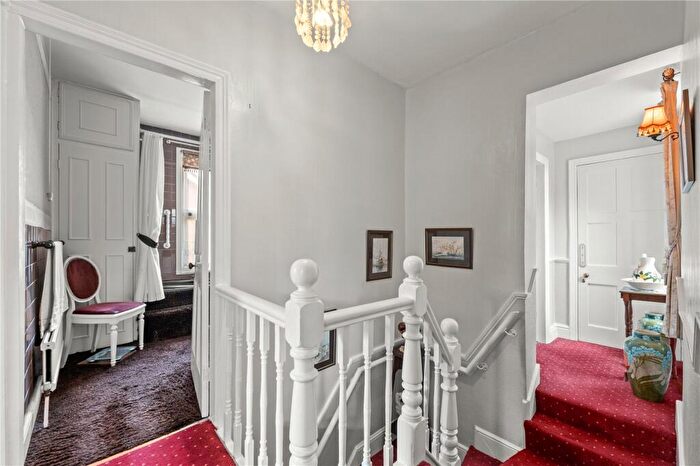 4 Bedroom Detached House For Sale In Lower Kirklington Road, Southwell, Nottinghamshire, NG25