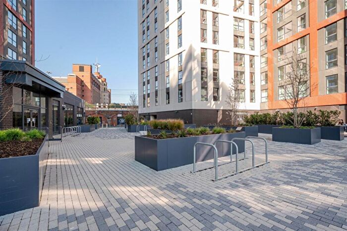 1 Bedroom Apartment To Rent In Phoenix, Saxton Lane, Leeds, LS9