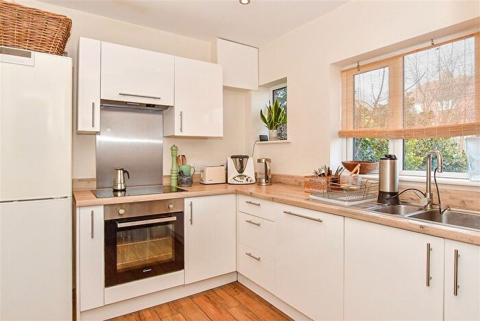 2 Bedroom Semi-detached House For Sale In Grange Road, Tunbridge Wells, Kent, TN4