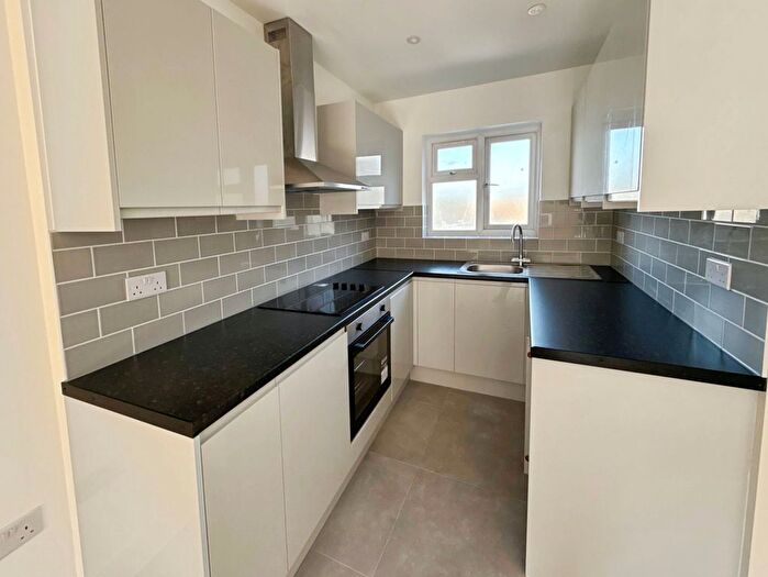 2 Bedroom Flat To Rent In High Street Back, Ely, CB7