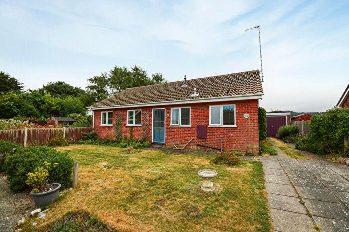 3 Bedroom Detached Bungalow To Rent In Weybourne, NR25