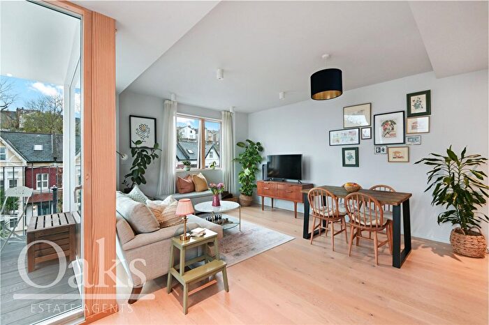 2 Bedroom Flat For Sale In Knollys Road, Streatham, SW16
