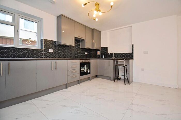 2 Bedroom Flat To Rent In High Street Swanley, BR8