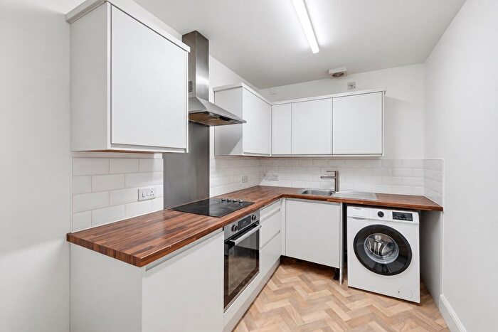 2 Bedroom Flat To Rent In Alexandra Road, Mutley, Plymouth, PL4
